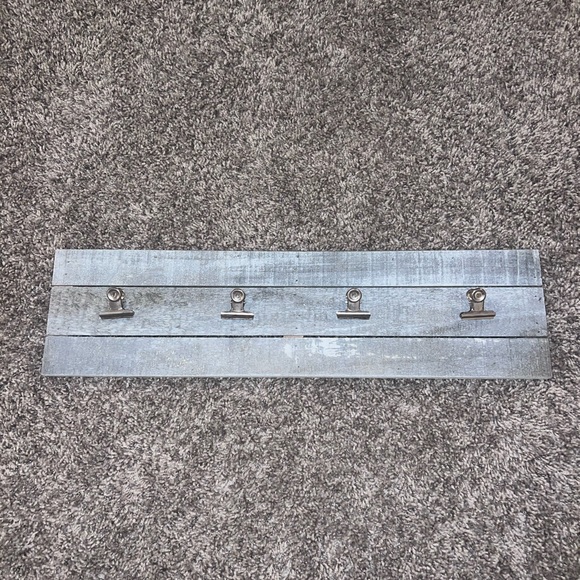 Picture wall holder, washed gray color - Picture 1 of 6